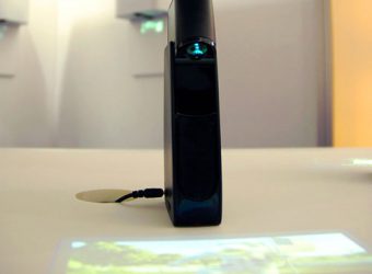 Light Touch™ способна превратить поверхности любых предметов в сенсорные экраны